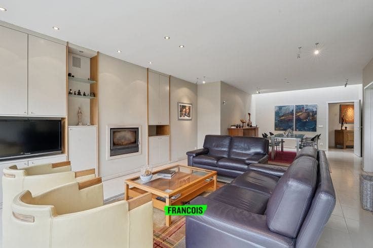 Ground-floor duplex apartment for sale with 3 bedrooms, gar…