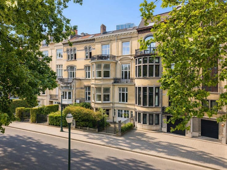 E. Ixelles Ponds, splendid mansion designed by architect E.