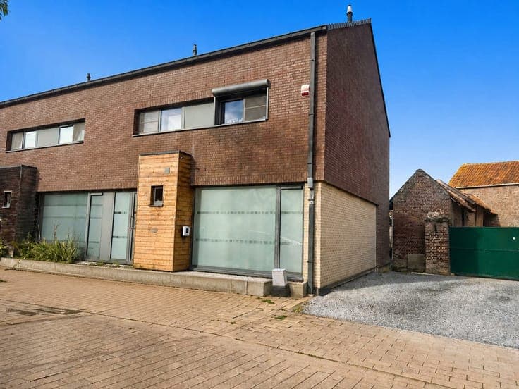 Modern family home with garden and garage in Tongeren