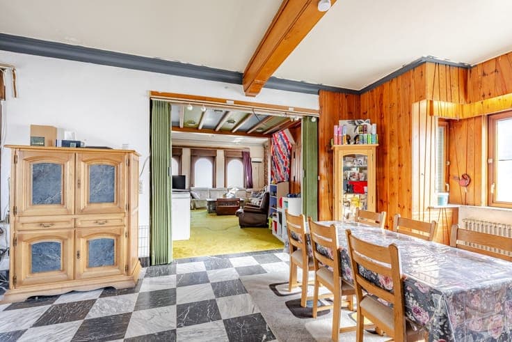 Ruime gezinswoning met 5 slaapkamers te Heldergem