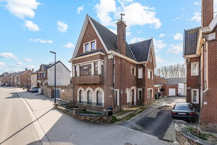 Ruime gezinswoning met 5 slaapkamers te Heldergem