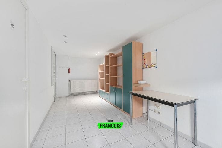 Investment property comprising 3 flats for sale in the cent…