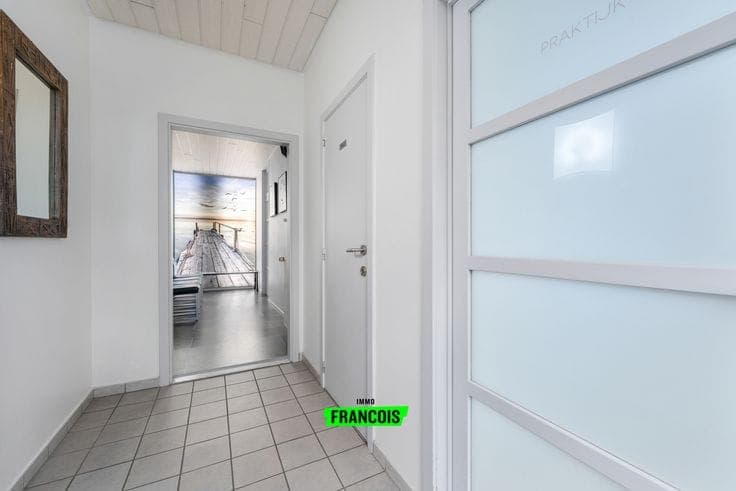 Investment property comprising 3 flats for sale in the cent…