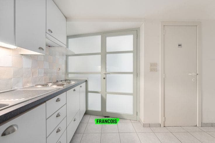 Investment property comprising 3 flats for sale in the cent…