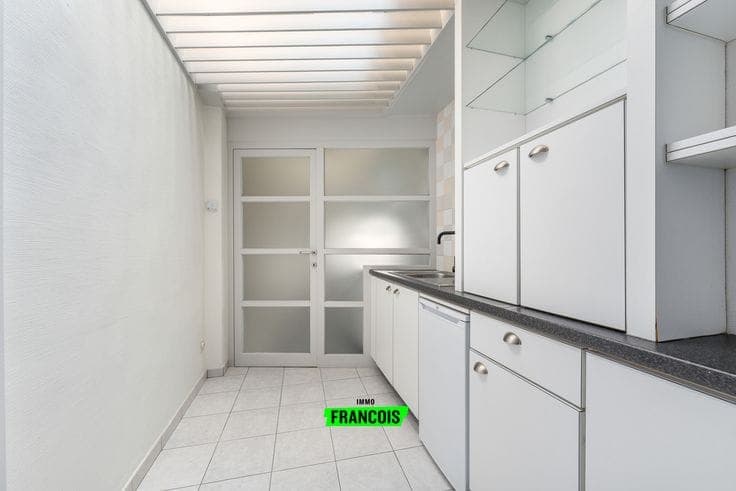 Investment property comprising 3 flats for sale in the cent…