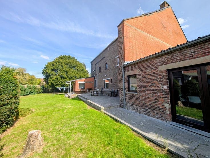 Spacieuse maison avec terrain à bâtir