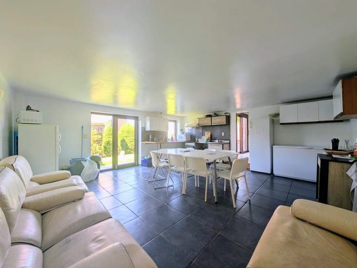 Spacieuse maison avec terrain à bâtir