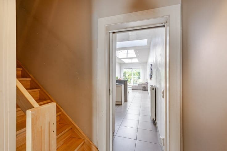 Renovated Family Home with Spacious Sunny Garden in Prime Ni