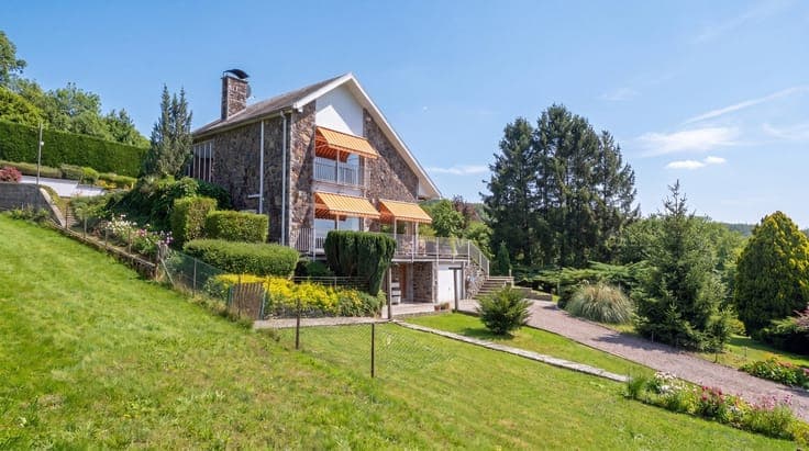 Propriété exceptionnelle sur 35 ares de terrain, 4 chambres,