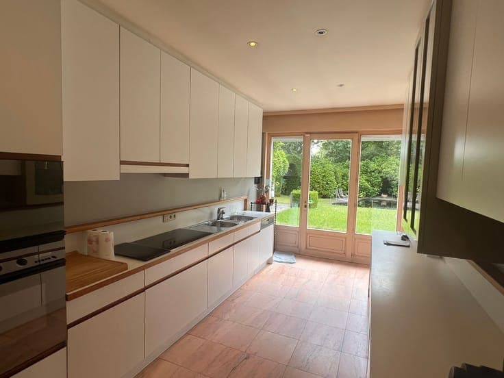 Karaktervolle villa met bijgebouwen