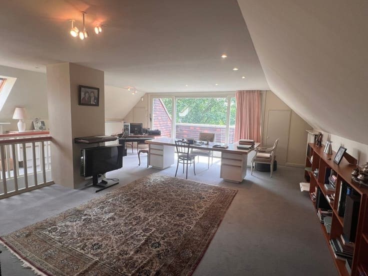 Karaktervolle villa met bijgebouwen