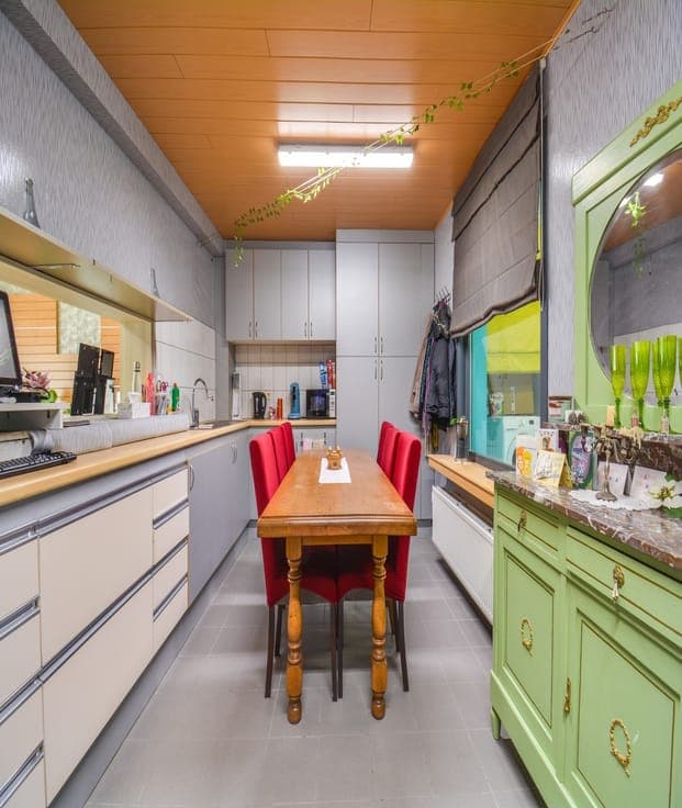 Mixed use / income property near the center of Muizen