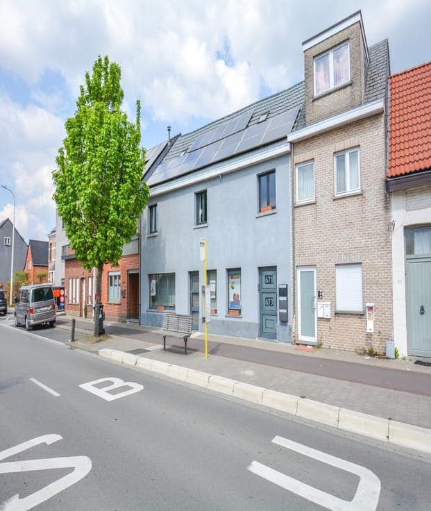Mixed use / income property near the center of Muizen