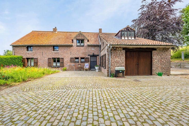 House in Sint-Pieters-Leeuw