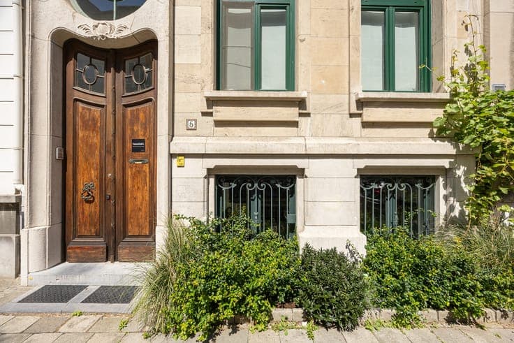 Instapklare en ruime herenwoning (362m²/EPC B) met zalige...
