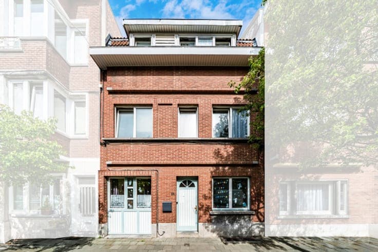 4-bedroom house to renovate + garage + garden