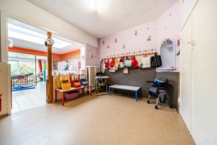 4-bedroom house to renovate + garage + garden