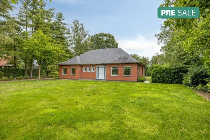 Ready to move in open building with 4 bedrooms in Bolderberg