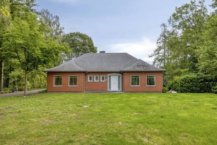 Ready to move in open building with 4 bedrooms in Bolderberg