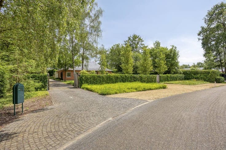 Ready to move in open building with 4 bedrooms in Bolderberg
