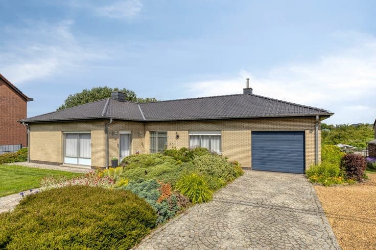 Nabij het dorp gelegen VERZORGDE OP TE FRISSEN BUNGALOW m...