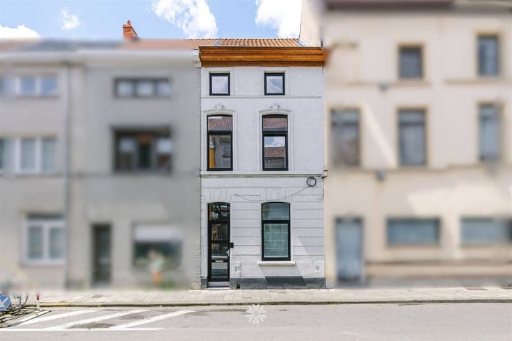 Instapklare woning met drie slaapkamers en gezellige buitenk