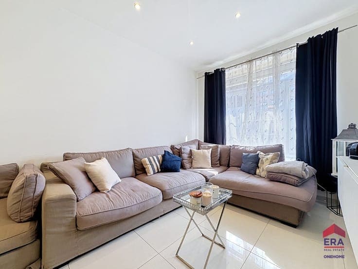 Beautiful 4-Bedroom Townhouse!
