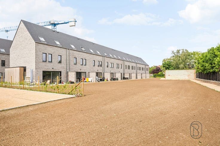 Kwalitatieve BEN-woning met 2 gar., 4 SLK en 2 bdks. 6% BTW.