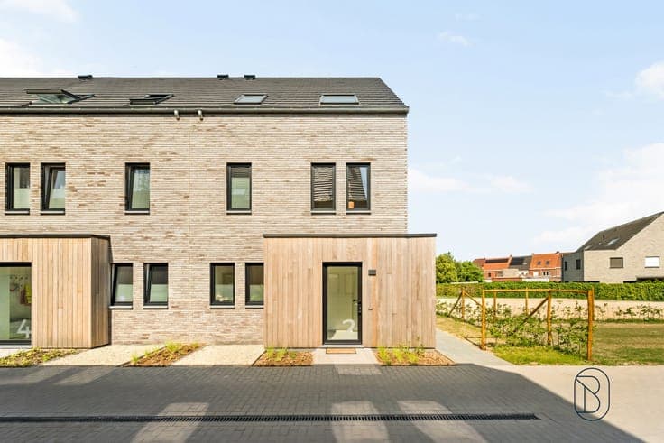 Kwalitatieve BEN-woning met 2 gar., 4 SLK en 2 bdks. 6% BTW.