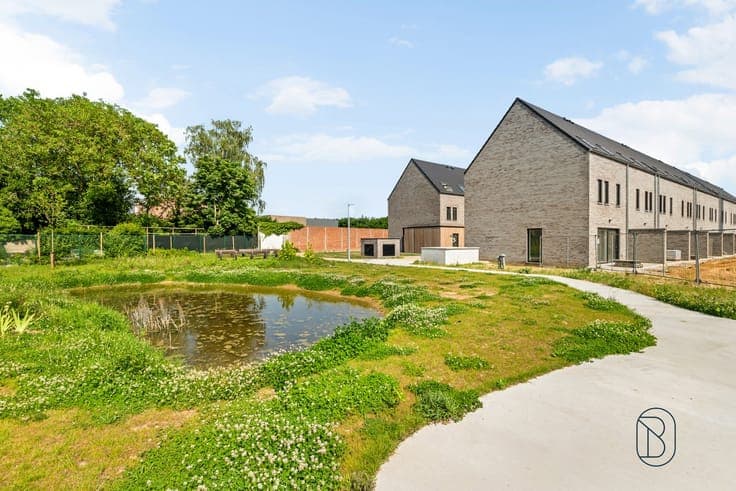 Kwalitatieve BEN-woning met 2 gar., 4 SLK en 2 bdks. 6% BTW.