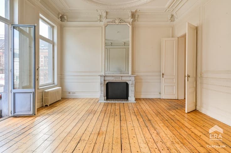 Maison de Commerce for sale in Brussels