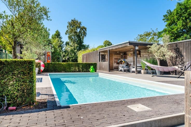 Gezellige 4-slaapkamerwoning met tuin & zwembad