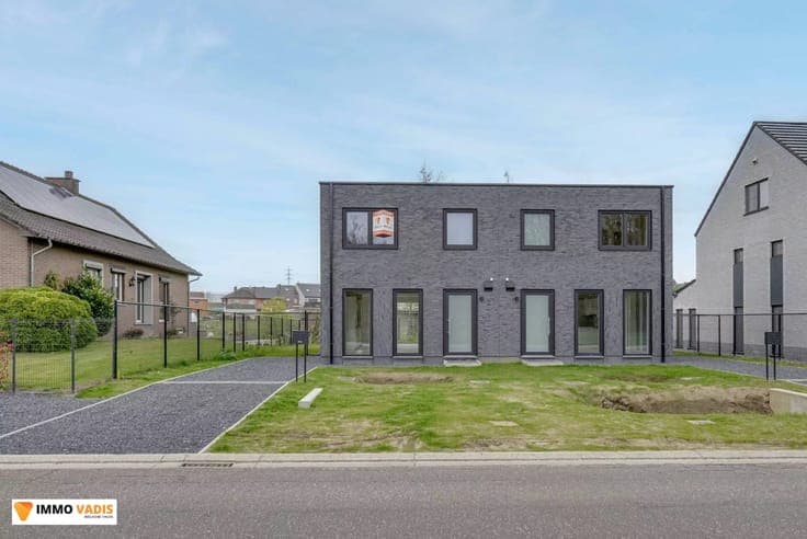 Sale - House Bilzen-Hoeselt - 368,000 €