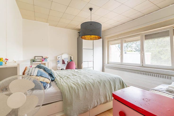Family home with 3 to 4 bedrooms and garden