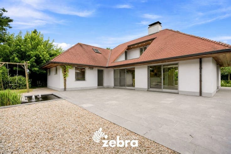 Villa in doodlopende straat te Roeselare!