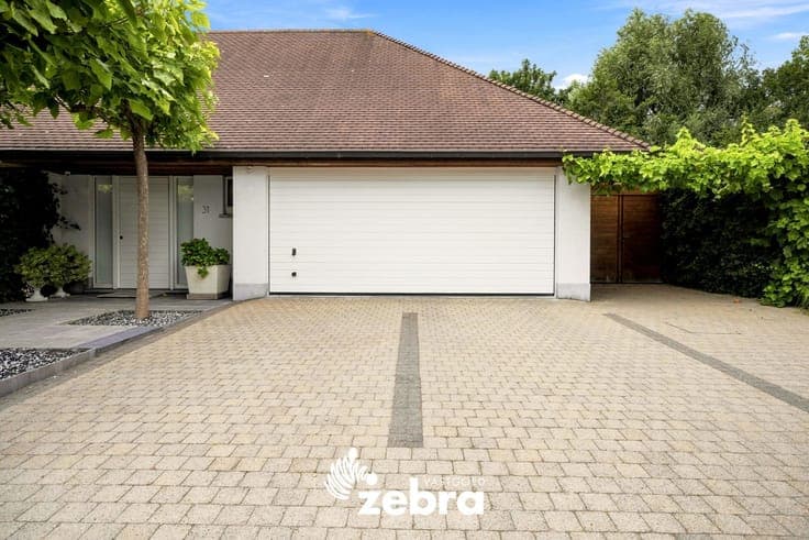 Villa in doodlopende straat te Roeselare!