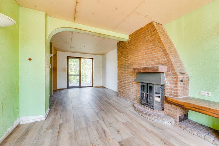 Beautifully built 3-bedroom house with garage and garden