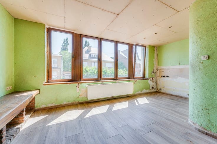 Beautifully built 3-bedroom house with garage and garden