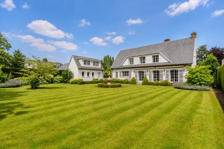 A villa full of character with a practice space in De Pinte