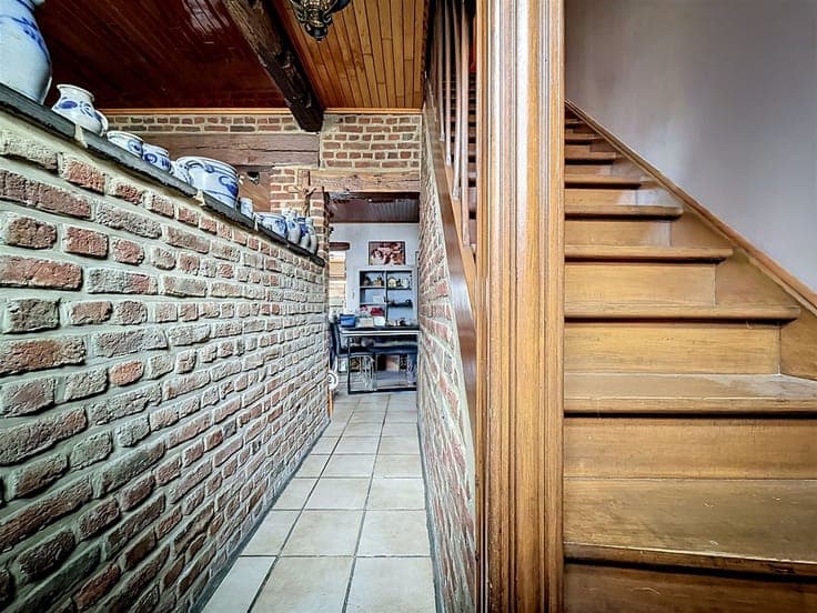 House for sale in Courcelles