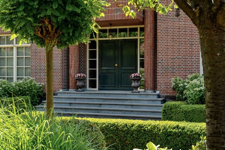Exclusive and majestic villa on an exceptional estate of 3,