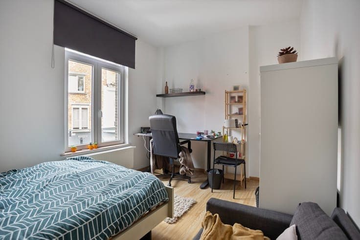 Opbrengsteigendom met 5 studentenkamers op toplocatie in ...
