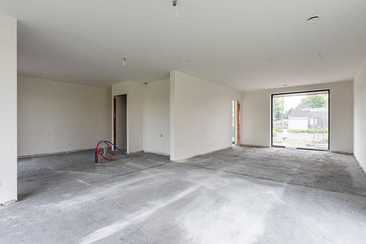 Eigentijdse nieuwbouwwoning met moderne architectuur en v...