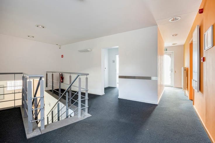 Property with renovation potential and south-west garden