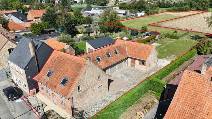 Unieke eigendom op ruim 6 500 m², 281 m² bewoonbare opper...