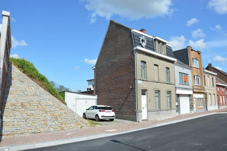 Stadswoning met garage