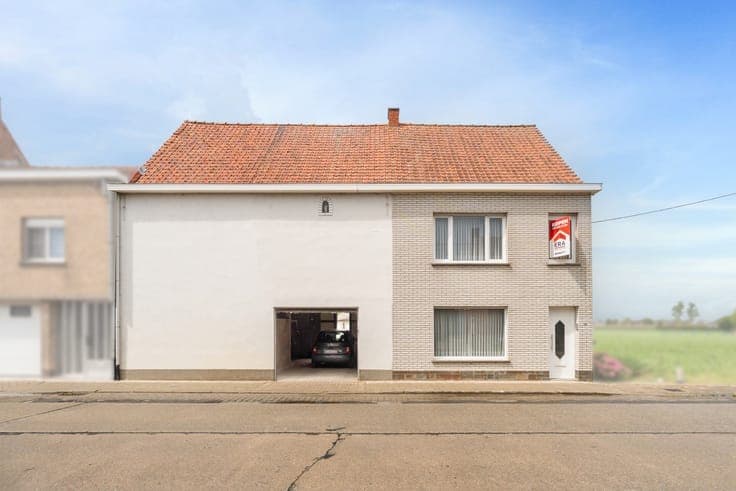 House with Warehouse for Sale in Oeselgem
