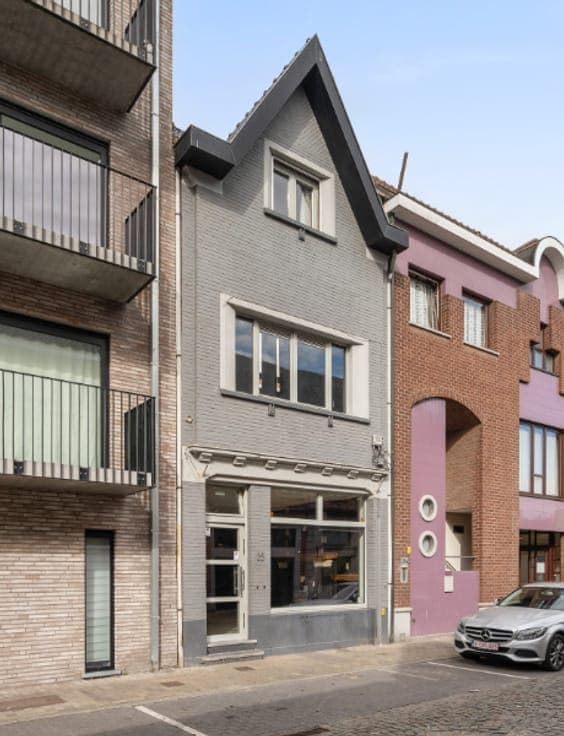 Woning met handelsruimte/bureel