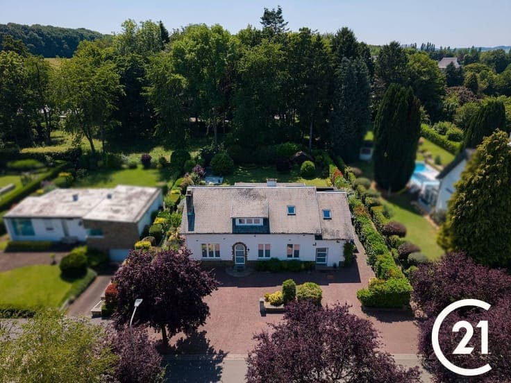 Le privilège d'un cadre de vie rare – Superbe villa rénovée
