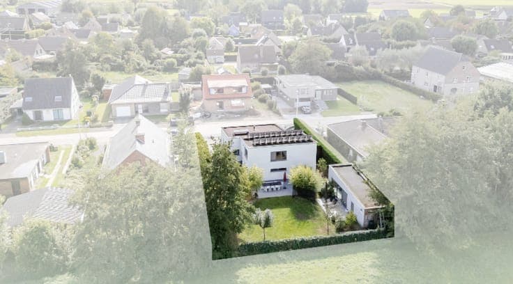 Lichtrijke, instapklare open bebouwing op een droompercee...